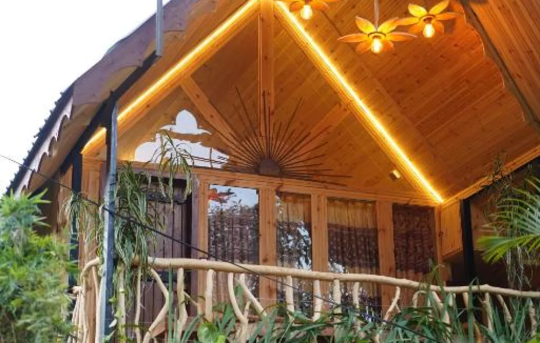 Gisban Wood Cabana & Hostel